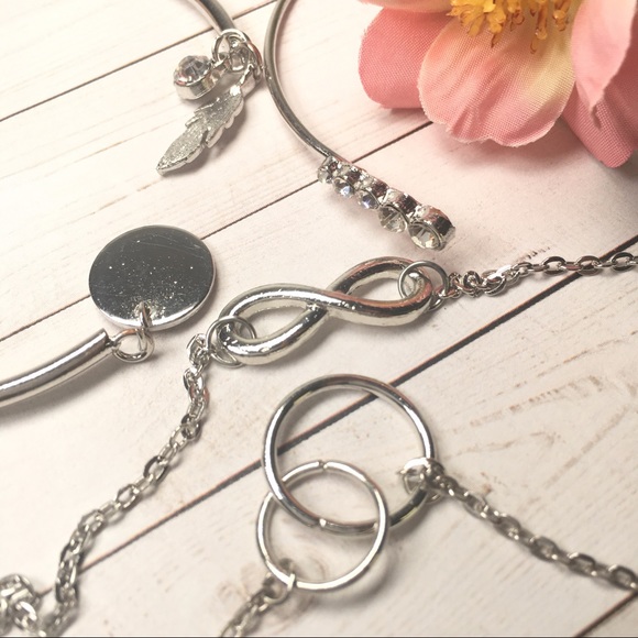 'Infinity' Bangle Bracelet Set (Silver) - Picture 4 of 4